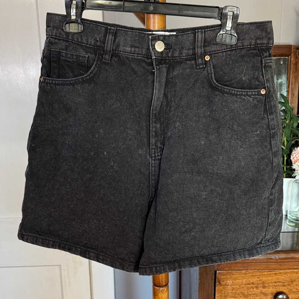 🖤 Ardene High-Waisted Washed Black Denim Shorts — Size 9